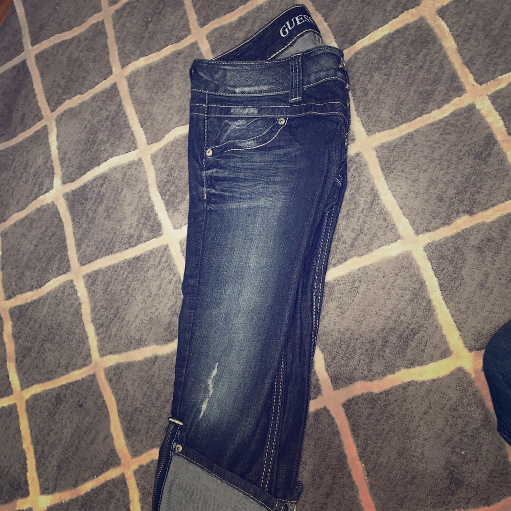 28 stretch guess Capri jeans zipper cropped
